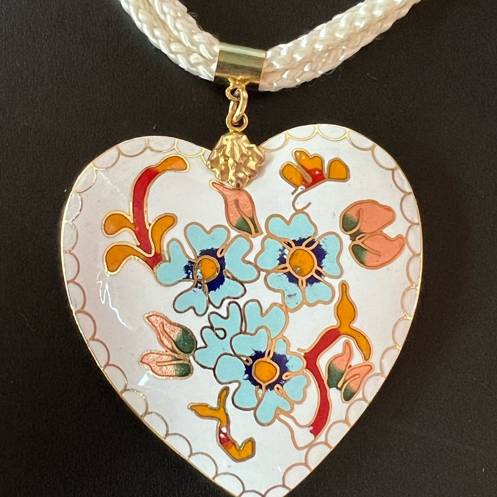 Enamel Heart Shape Necklace w/gold tone accents & blush flowers